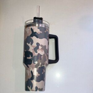 Camouflage Tumbler coffee  & beverage cup with Handle